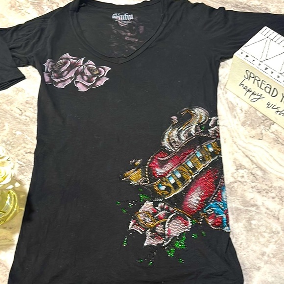 RARE Sinful by Affliction Rhinestone Black Graphic V-Neck Top with Rose - Picture 4 of 12